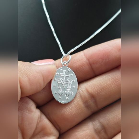 ♥️ MIRACULOUS MARY NECKLACE - Picture 6 of 7